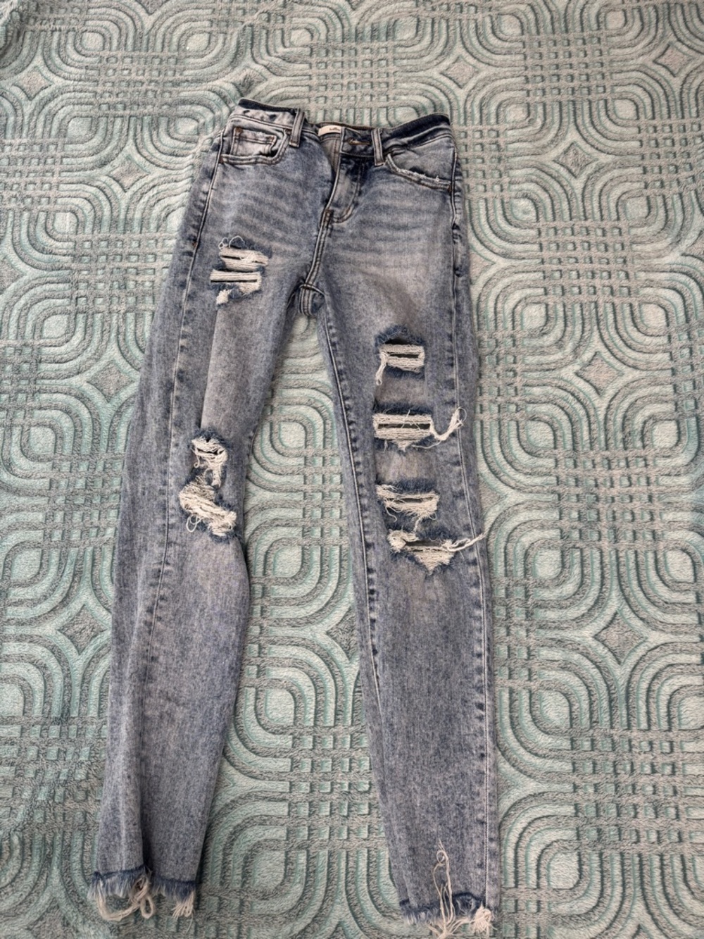 willow and root Women’s Distressed Grey Skinny Jeans